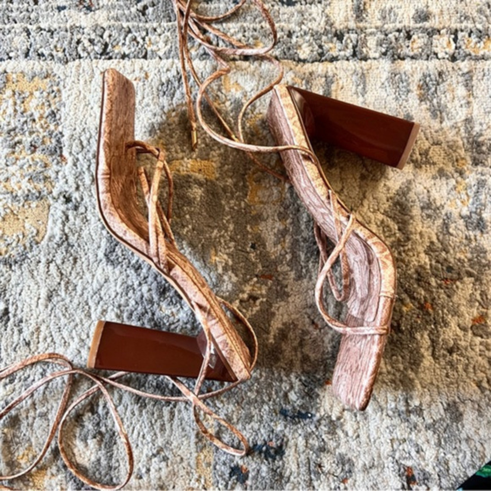 MISSGUIDED Lace Up Snake Print‎ Heels Size 8.5